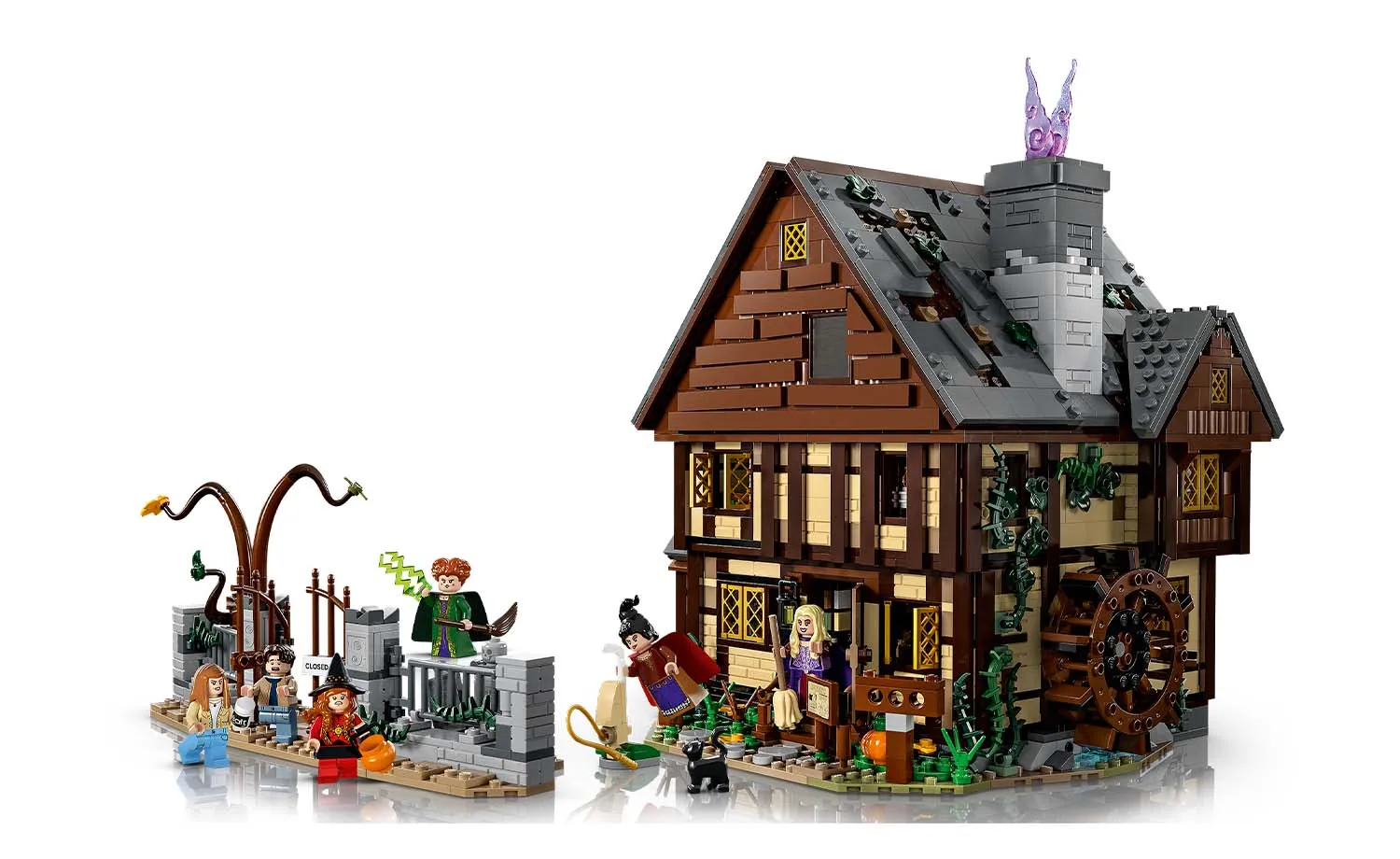 21341 | LEGO® Ideas | Disney Hocus Pocus: The Sanderson Sisters' Cottage