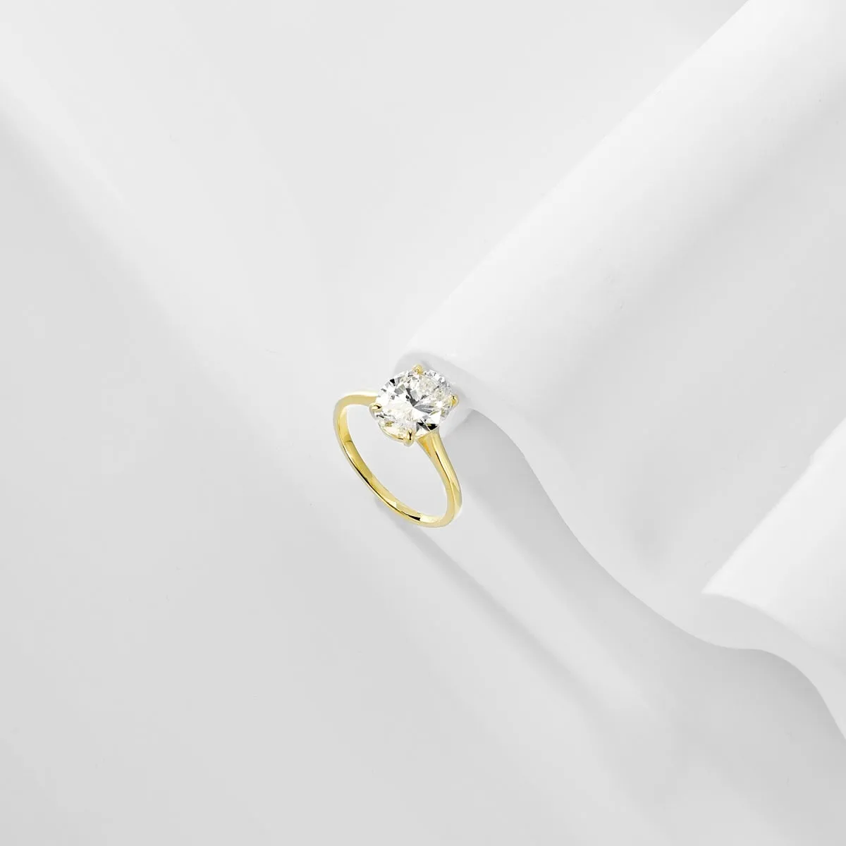 2.5 Carat Oval Cut Solitaire Engagement Ring - Gold