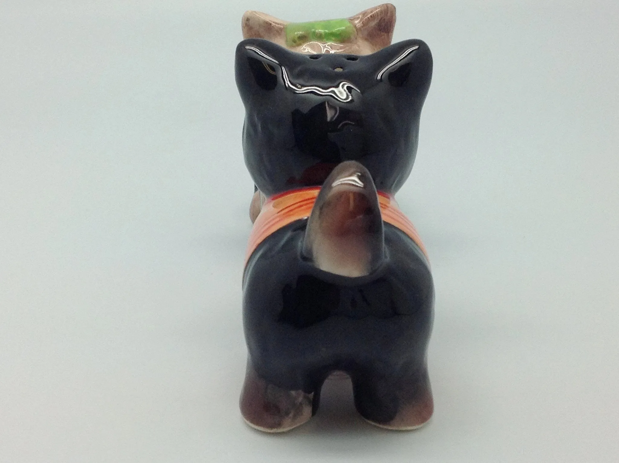 Ceramic Salt & Pepper Set Magnetic Dogs