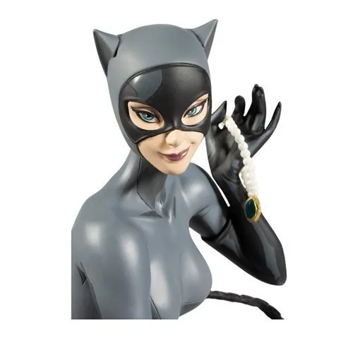 DC Designer Series Catwoman by Stanley Lau 1:6 Scale Statue