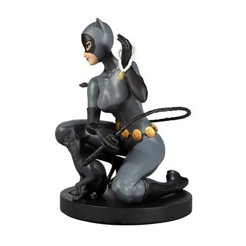 DC Designer Series Catwoman by Stanley Lau 1:6 Scale Statue