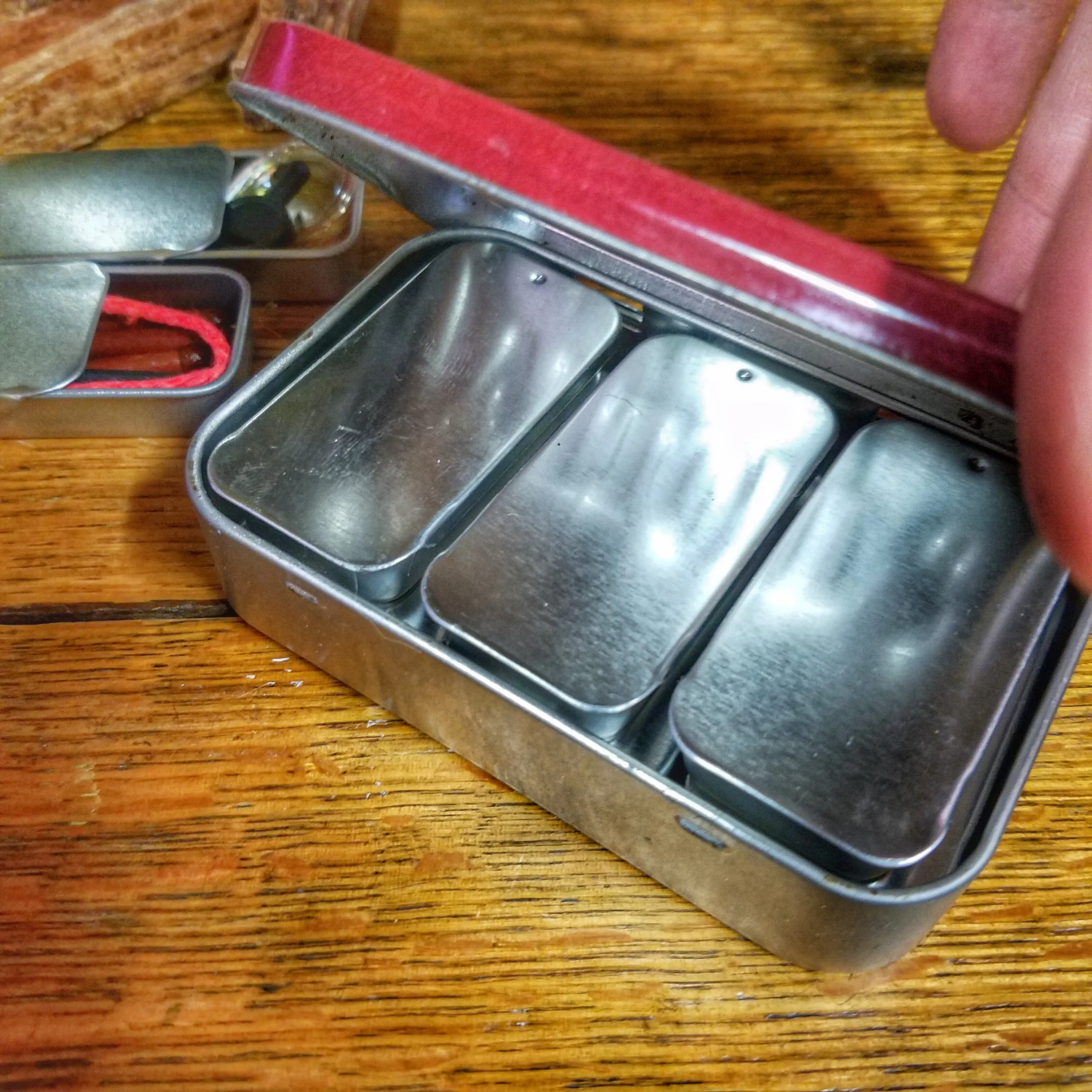 EDC Pocket Tin - Compartmentalized Survival Kits